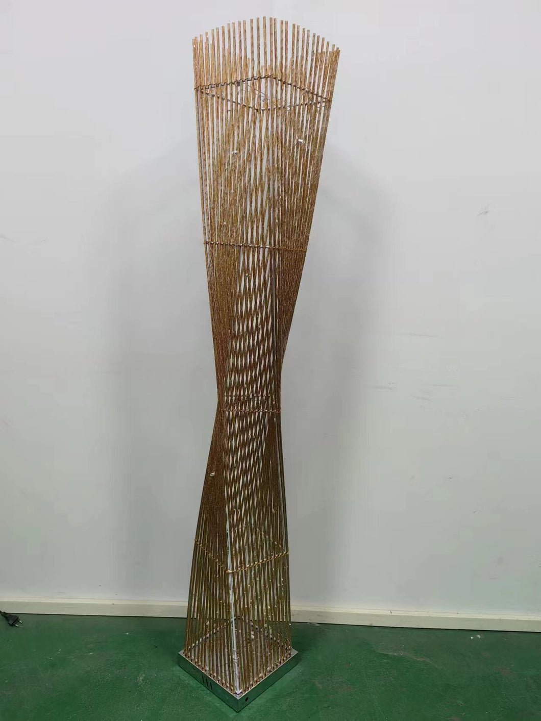 Golden Modern LED Aluminum Tower Floor Lamp #902
