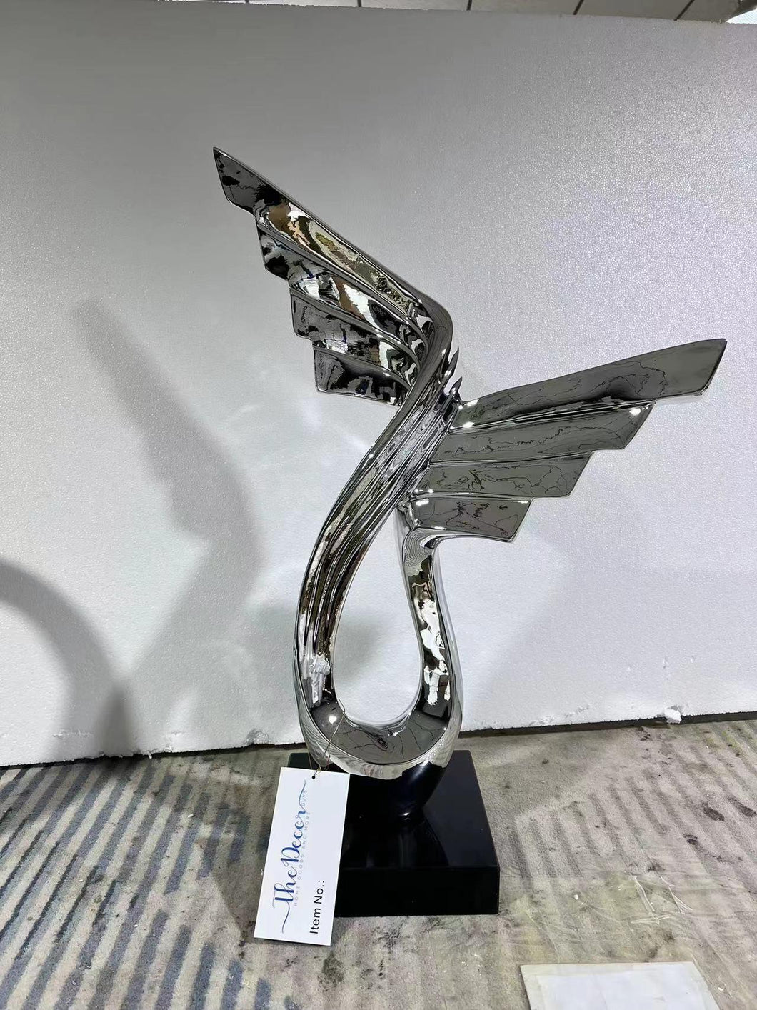 SILVER ABSTRACT TABLE DECOR #991